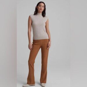 Aritzia Babaton Sculpt Knit V Crop in TERRACOTTA Color
